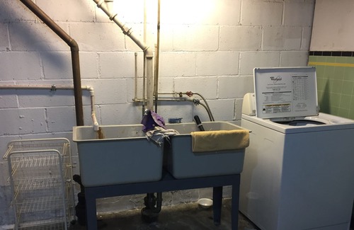 Squirrel Hill South House | Centrally located Sweet Townhouse with large backyard