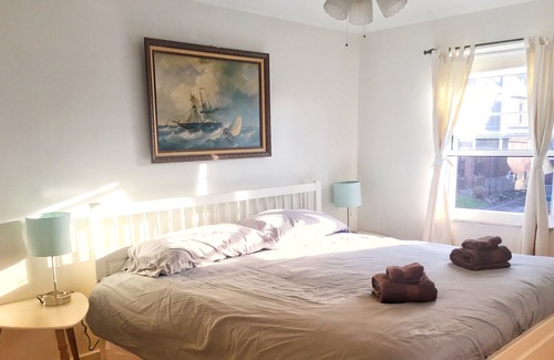 Squirrel Hill South House | Centrally located Sweet Townhouse with large backyard