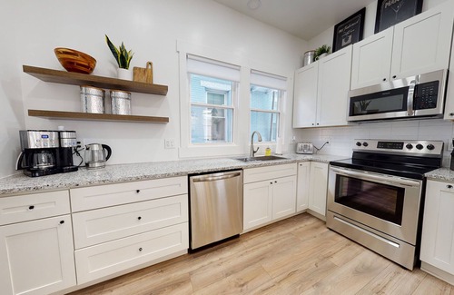 Corryville House | Centrally Located @ The Burnet