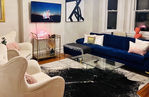 Fan District Apartment | Centrally located to everything! 2 bedroom near VCU fan district