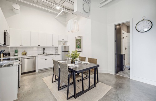 Houston Heights Condo | Centrally located, unique and brand new condo