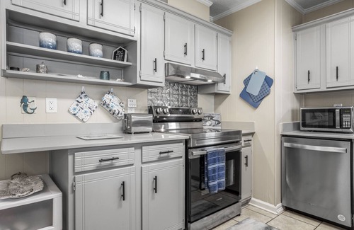 Ocean Springs House | Centrally Located Cute Pet friendly 3b/2b in Golf Cart district of Ocean Springs