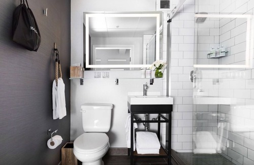 South Beach Hotel | Centrally Located Hotel with Scenic Views & Complimentary Bicycles