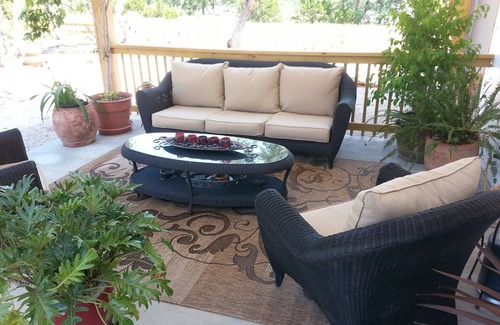 Canyon Lake House | Centrally Located Vacation Rental with 7 B/R and 7 private bathrooms and Pool