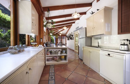 Sorrento Villa | Centrally located villa with private pool and air-con, wi-fi for up to 14 people