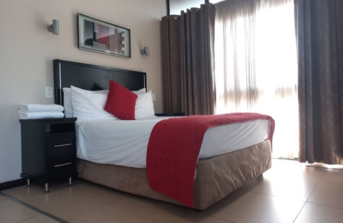 Greater Johannesburg Metropolitan Area Hotel | Centrally located in the heart of a rich historical suburb.