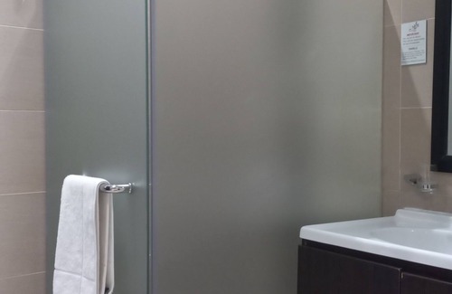 Greater Johannesburg Metropolitan Area Hotel | Centrally located in the heart of a rich historical suburb.