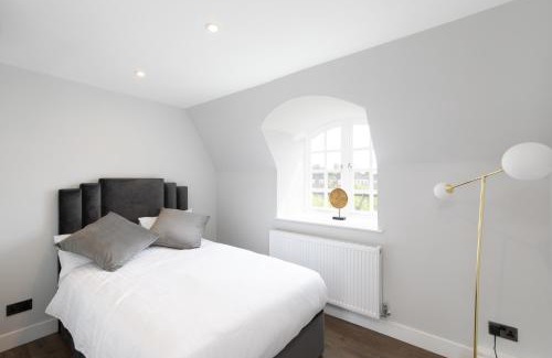 St. Johns Wood Apartment | Centre London Flat 2BDR AC Sleeps 4 Family Only