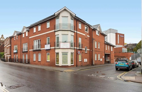 Exeter Apartment | Centre Point Studio - Short Stays UK