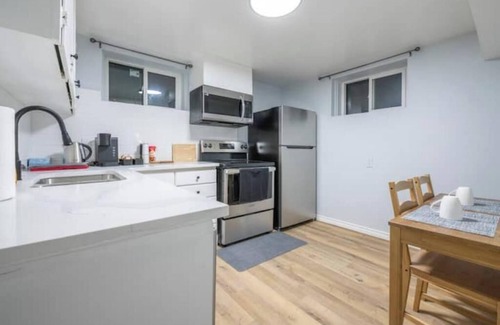 Highland Park House | Centre Street-cozy 1bedroomSuite
