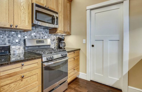 Centreville House | Centreville Waterfront Farm | 170 Acres | Pool | Private Dock | Private Beach |