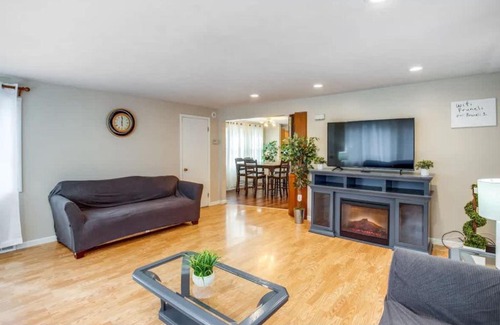 Downtown Rochester House | Centric Ranch in South ave by Downtown UofR Airport