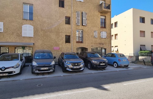 Calvi Apartment | Centru : Appart lumineux vue mer, 5 min à pied de la plage et du centre