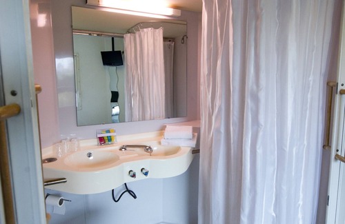 Moneteau Hotel | Cerise Auxerre