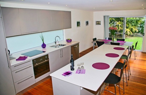 Blueys Beach House | Cerulean Blue Combo PLUS, 7 bedrooms walk to cafes and beach