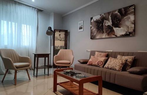 Dean Pequeno Apartment | Cervantes Apartment
