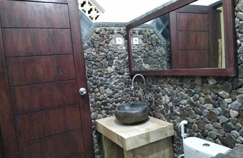 Kuta Bed & Breakfast | Cewin's Homestay
