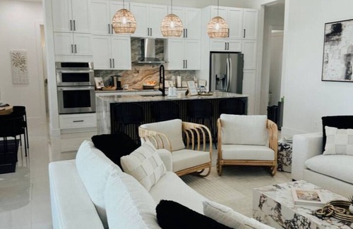 Pelican Apartment | CF(JEN) - 1923 SW 27th Terrace (3B+D)