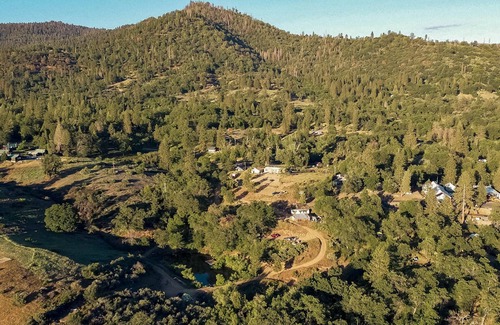 Pinehurst Apartment | CG04 Large 25X40 ft. Campsite/Shower - Kings Canyon & Sequoia NP