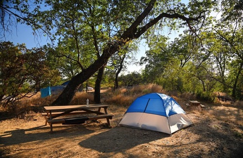 Pinehurst RV Rental | CG32 Small 15X10 ft. Campsite/Shower - Kings Canyon & Sequoia NP