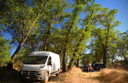 Pinehurst RV Rental | CG34 Medium 20X35 ft. Campsite/Shower - Kings Canyon & Sequoia NP