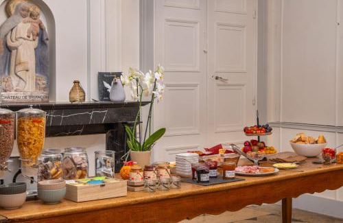 Baune Hotel | Château de Briançon, The Originals Relais