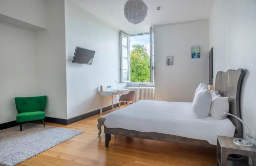 Baune Hotel | Château de Briançon, The Originals Relais