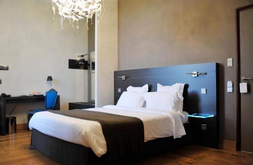 Villerest Hotel | Château de Champlong Table Hôtel * Golf & Spa