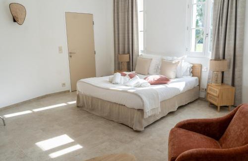 Villeneuve-les-Avignon Apartment | Château de l'insolas