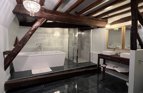 Lombron House | Château de Lauresse