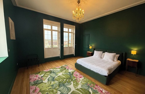 Ligny-le-Chatel Bed & Breakfast | Château de Ligny