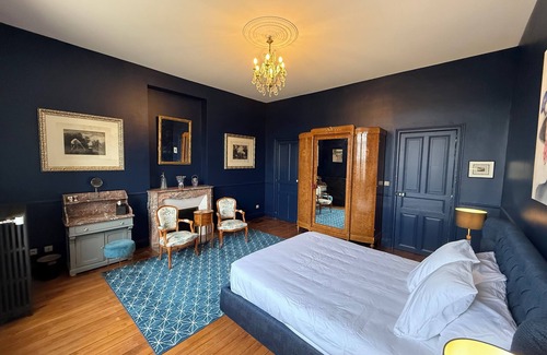 Ligny-le-Chatel Bed & Breakfast | Château de Ligny