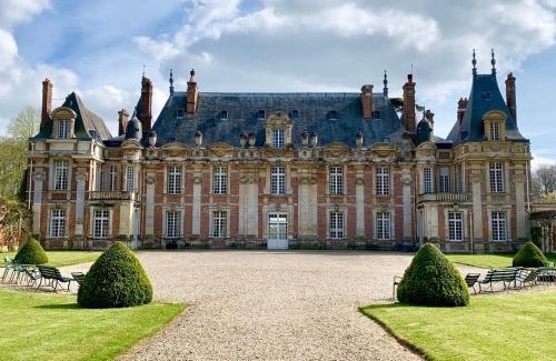 Tourville-sur-Arques Bed & Breakfast | Château de Miromesnil