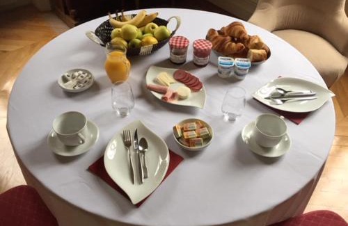 Parigne-lʼEveque Bed & Breakfast | Château de Montbraye