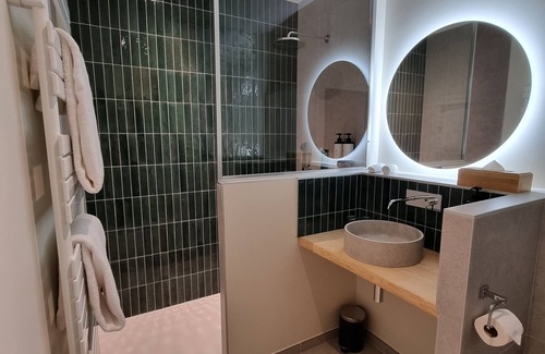 La Chapelle-Villars Hotel | Château de Villars