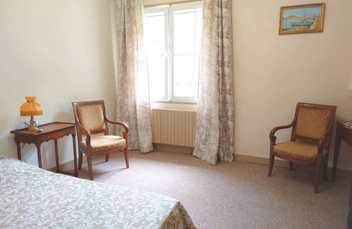 Bollene Other | Château Rouge (8 people- swimming pool)