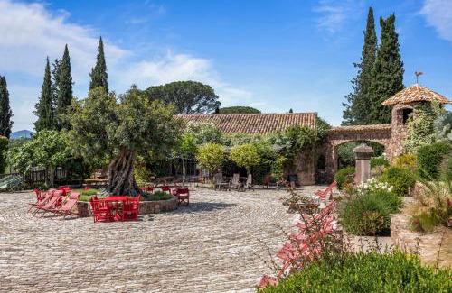 Le Cannet-des-Maures Hotel | Château Saint Roux Le Luc-Le Cannet des Maures