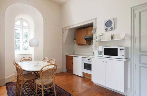 Fajolles Apartment | Château Stay – 1BR/4P with Pool & Park Access