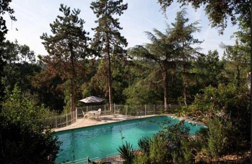 Fajolles Apartment | Château Stay – 1BR 4P with Pool & Park Access