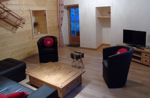 Le Petit-Bornand-les-Glieres Ski Chalet | chalet for 2/8 people 10 minutes from the Grand Bornand 15 minutes from the Glusaz