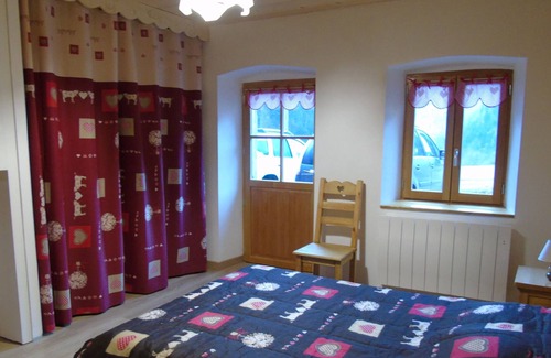 Le Petit-Bornand-les-Glieres Ski Chalet | chalet for 2/8 people 10 minutes from the Grand Bornand 15 minutes from the Glusaz