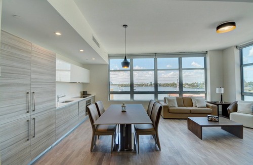 Hollywood Hotel | CH Luxury Condos & Studios On The Beach
