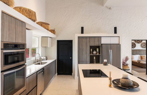 George Town Villa | CH Villa★ Beachfront ★ Kayak ★Pool★ WiFi ★10 ppl