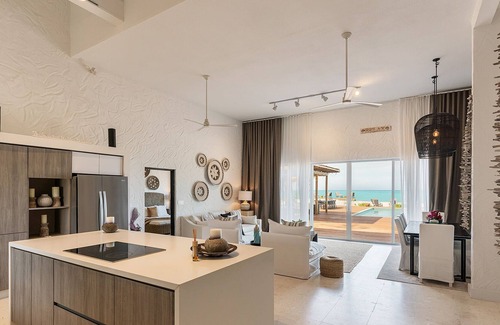 George Town Villa | CH Villa★ Beachfront ★ Kayak ★Pool★ WiFi ★10 ppl