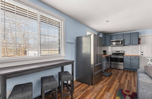 Hadley - Washington Condo | CH714 ~ New Listing ~ Clean, No Frills, Efficiency ~ Comfortable and Near Downtown ~ Free Parking