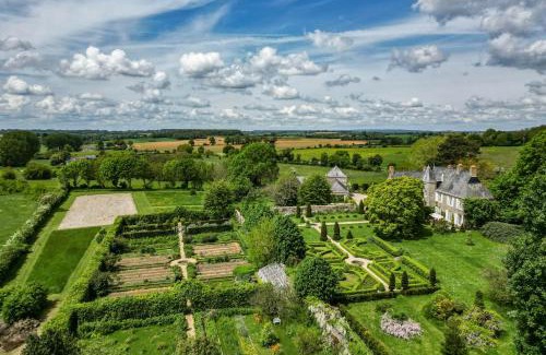 Saint-Christophe-en-Champagne House | Chambres d'hôtes La Massonnière avec grand jardin - idéal familles, groupes et séjour nature - Sarthe