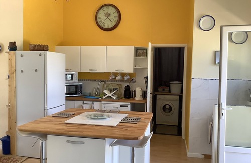 Saint-Etienne-de-Villereal Cottage | Charming Cottage in Saint Etienne