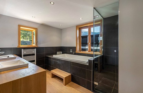 Beranger Ski Chalet | Chalet Stable - Six Bedroom Chalet, Sleeps 12