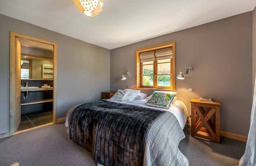 Beranger Ski Chalet | Chalet Stable - Six Bedroom Chalet, Sleeps 12