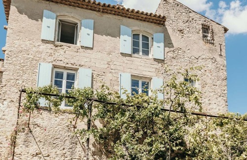 Saint-Michel-l'Observatoire House | Charming 13th-Century Stone House with Infinity Pool in Provence 6 bedrooms AC